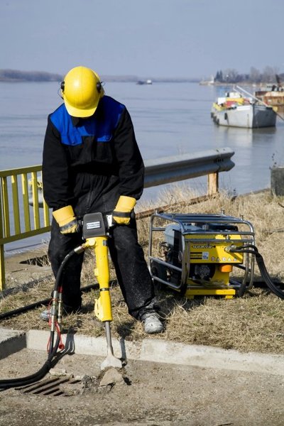 SculeDeInchiriat.ro - Inchirieri scule profesionale constructii, schele mobile, reparatii motoare